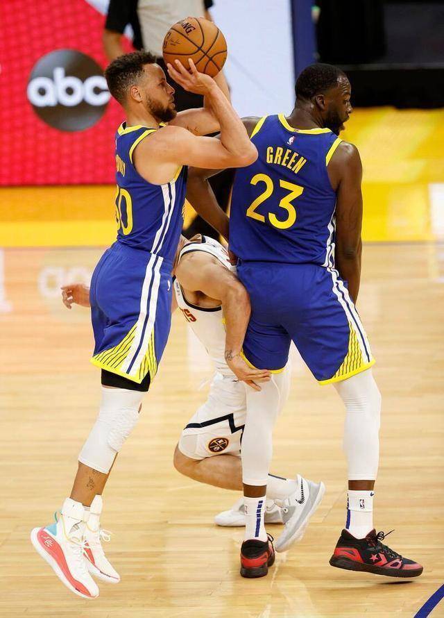 九游游戏-库里重要时刻刷新纪录，篮网带队取胜！